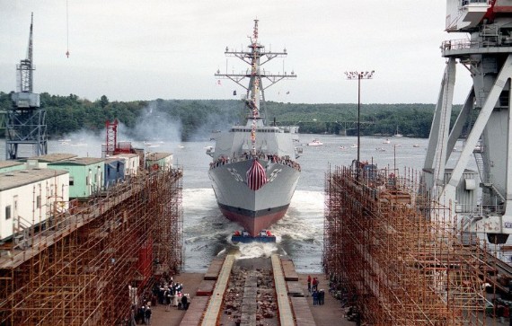 	USS John McCain (DDG-56) năm 1992.