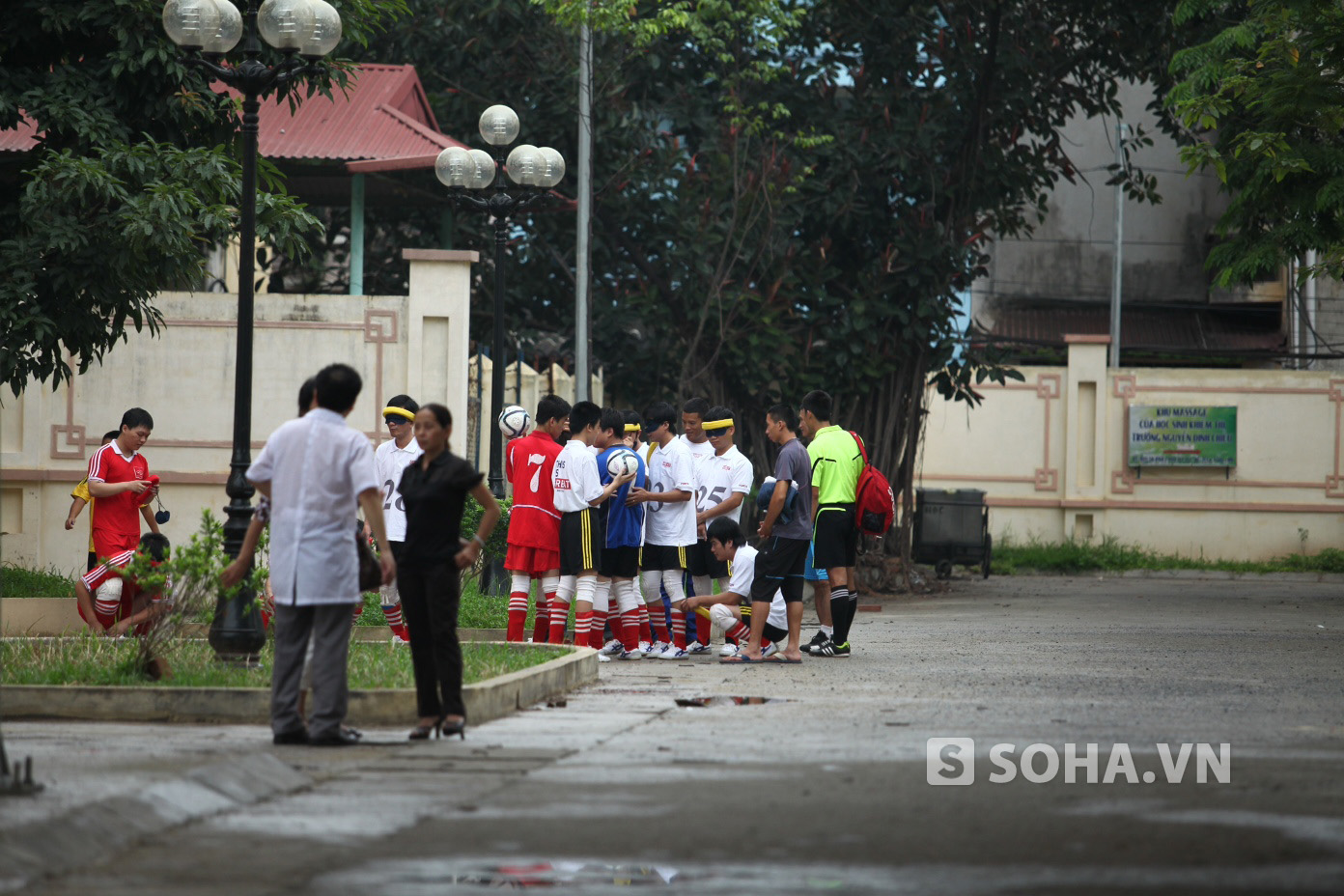 	Các cầu thủ trường Nguyễn Đình Chiểu chuẩn bị cho màn đọ sức với sao Arsenal