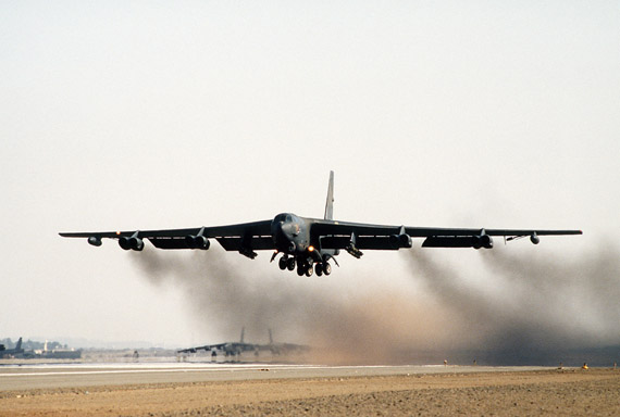 
	Máy bay ném bom chiến lược B-52 của Không quân Mỹ.