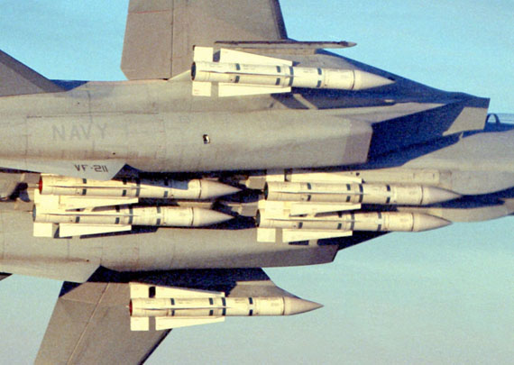 	Fakour 90 được thiết kế để trang bị cho các chiến cơ F-14 của Iran.