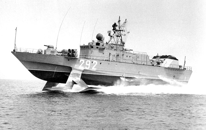 Nhà máy cũng từng cho ra đời một số mẫu tàu chiếc độc nhất vô nhị như mẫu tàu săn ngầm sử dụng tên lửa chống ngầm Medvedka thuộc đề án 1141.