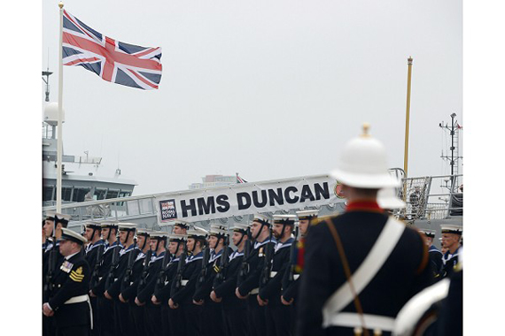 	HMS Duncan gia nhập Hải quân Hoàng gia.