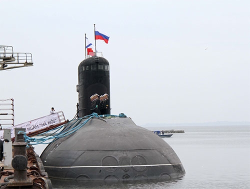 Tàu ngầm Kilo Hà Nội dự kiến sẽ được bàn giao cho Hải quân Việt Nam vào tháng 11 năm nay.