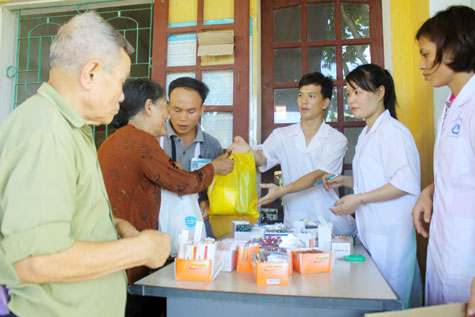 
	500 người dân xã Vũ Quang được khám, cấp phát thuốc miễn phí