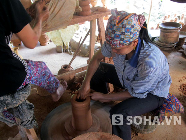 Gần Tết, làng nghề Bát Tràng hối hả vào mùa làm gốm.