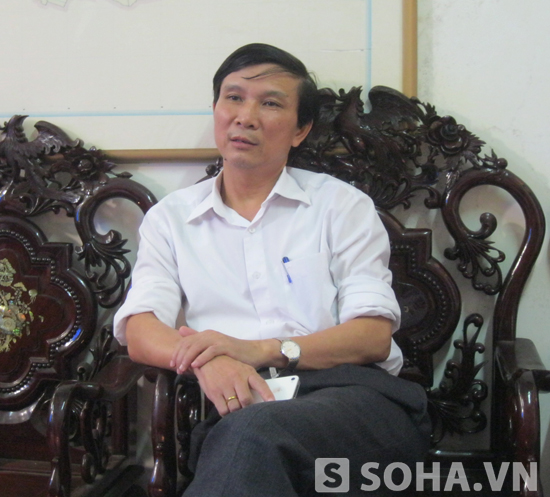 Khi trả lời PV về vấn đề huyện có quy định về việc cán bộ xã phải đeo thẻ công chức hay không thì ông Lê Xuân Đào - Phó Chủ tịch UBND huyện Thiệu Hóa cũng 