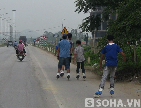 Vụ việc trên diễn ra từ nhiều tháng nay trên đường Quốc lộ 1A (đoạn qua xã Đông Hải, TP Thanh Hóa).