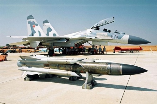 	Cùng năm đó, Việt Nam tiếp tục đặt hàng 80 quả tên lửa chống hạm phóng từ trên không Kh-31A/AS-17. Tên lửa Kh-31A được trang bị cho tiêm kích Su-30MK2.