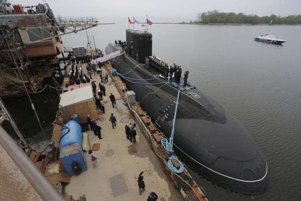 Tàu ngầm Kilo Hà Nội sẽ cập cảng Cam Ranh vào cuối tháng 1/2014