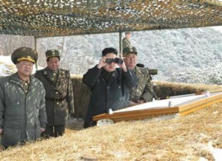 Kim Jong-Un giám sát máy bay không người lái “siêu chính xác” tập trận