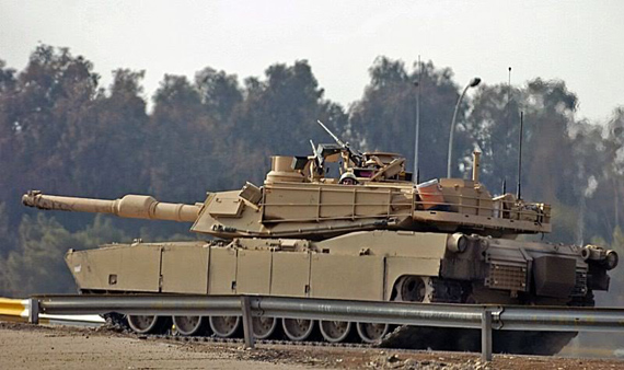 
	Xe tăng chiến đấu chủ lực Abrams M1A2 của Lục quân Mỹ.