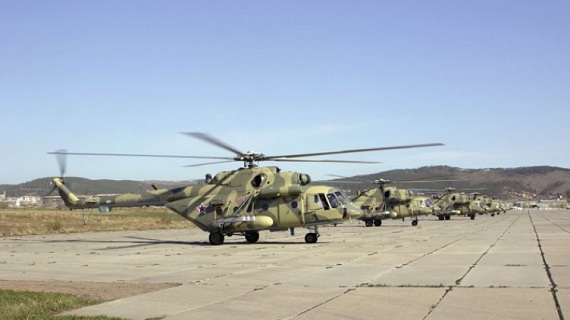  	Ngoài những máy bay chiến đấu và trực thăng tấn công kể trên, trong năm 2013, Không quân Nga còn nhận được 1 máy bay vận tải quân sự An-148-100E, 3 An-140-100, 3 L-410UVP-E20, 1 Tu-154, 1 Tu-214ON, 4 trực thăng Mi-26, 53 Mi-8AMTSh, 10 Mi-8MTV5 và ít nhất 6 trực thăng ANSAT-U (Trong ảnh: Trực thăng Mi-8AMTSh)