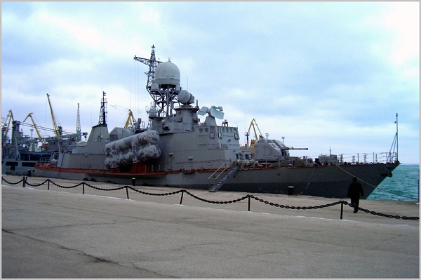 Hiện nay, nhà máy tập trung vào đóng các mẫu tàu tuần tra sông, biển cỡ nhỏ, tàu tên lửa cao tốc (Trong ảnh là mẫu tàu Molniya thuộc đề án 1242.1 mang 4 tên lửa chống hạm Moskit).