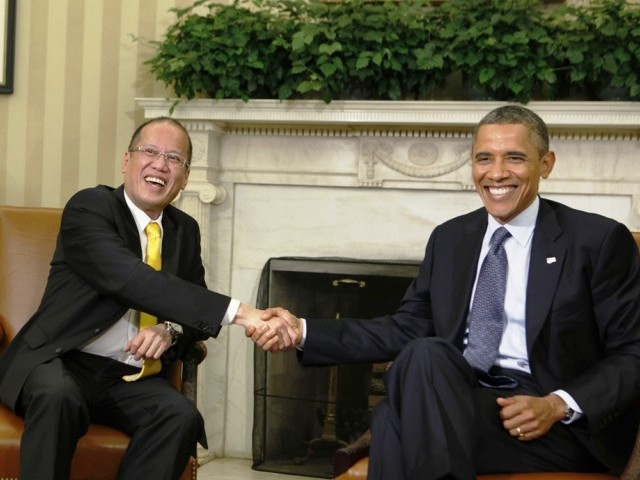 Tổng thống Mỹ Barack Obama trong một cuộc hội đàm với Tổng thống Philippines Benigno Aquino