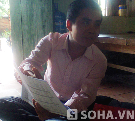 Ông Nguyễn Tiến Thọ - Giáo viên dạy môn âm nhạc trường Tiểu học Đông Tiến (Yên Phong, Bắc Ninh) bày tỏ bức xúc với việc thu chi mập mờ của hiệu trưởng nhà trường.