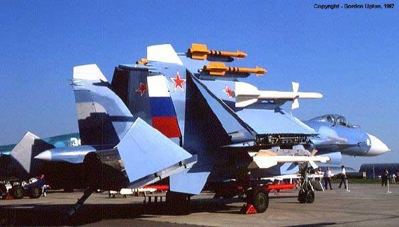 
	Tên lửa R-27 trang bị trên Su-33.