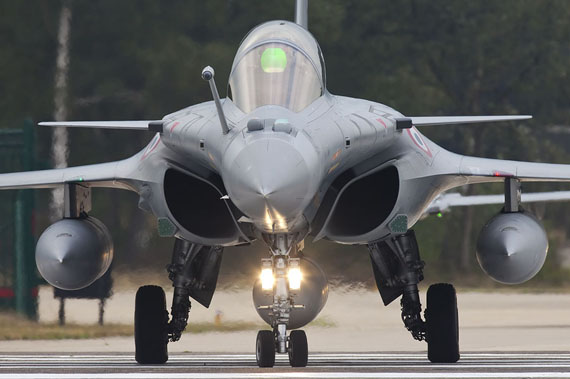 
	Chiến đấu cơ Rafale của Pháp.