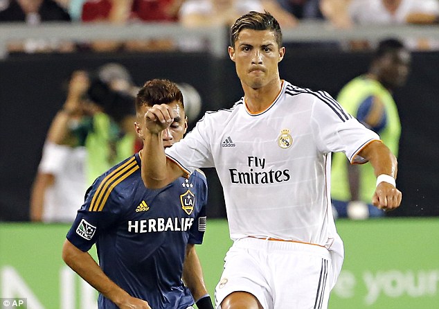 
	Ronaldo muốn nhận lương gấp đôi Bale
