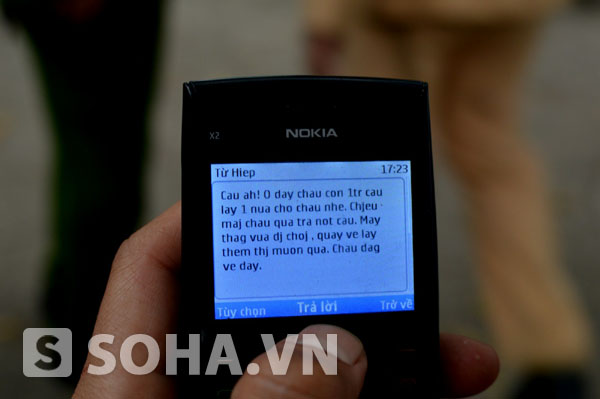 Điện thoại của đối tượng Đặng Thái Sơn với nhiều tin nhắn liên quan đến việc mua bán ma tuý.
