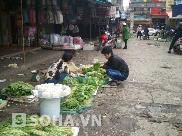 Lượng người mua tại các chợ vẫn khá thấp.