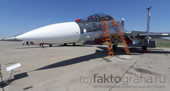 
	Su-30SM mang số hiệu 54 xuất hienj trong lễ khai trương