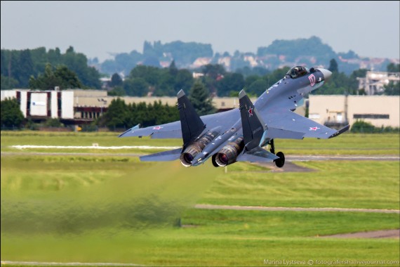 Cận cảnh ngôi ssao sáng nhất tại Paris Air Show 2013