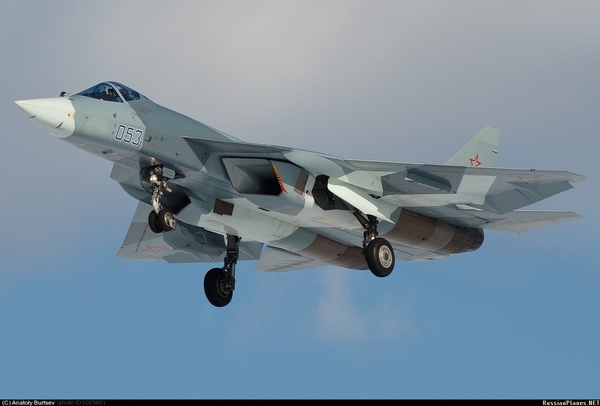 
	Sukhoi T-50 sẽ tham gia phục vụ trong lực lượng không quân Nga từ năm 2016.