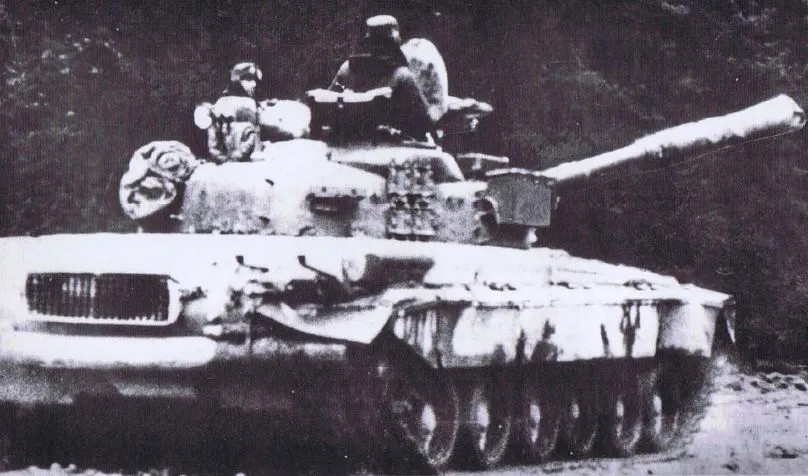 Hình ảnh đầu tiên của T-80 do NATO chụp được tại Đức tháng 12/1984