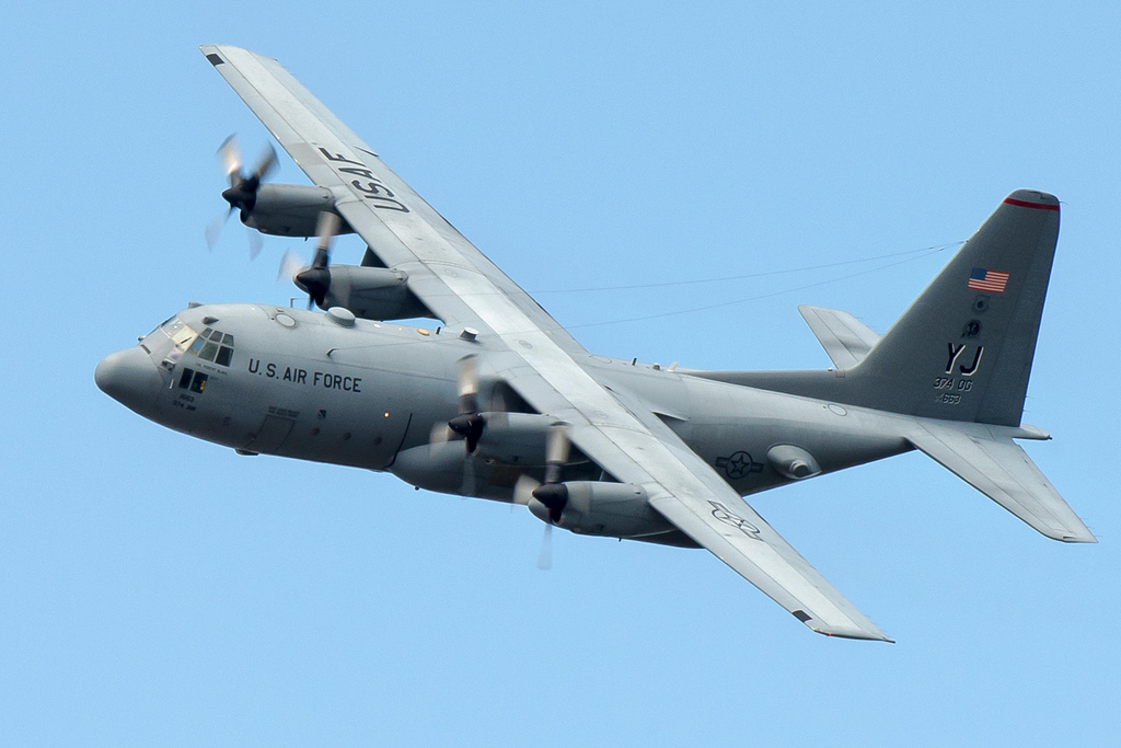 Hiện nay không quân vận tải Mỹ đang sử dụng các biến thể C-130E, C-130H và C-130J.