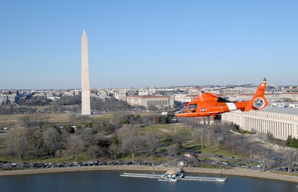 Trực thăng MH-65D tuần tra tại Washington