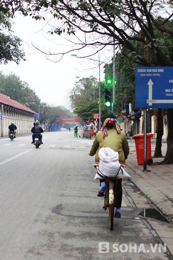 Theo chân người bán muối sáng mùng 1 Tết Quý Tỵ - Ảnh 15.