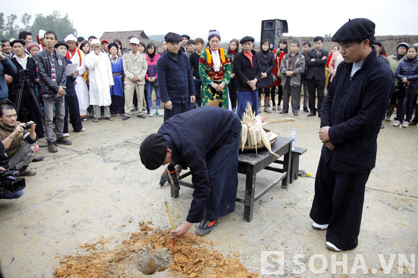 Thời gian mở hội Gầu Tào thường trong khoảng từ ngày mồng một đến ngày Rằm tháng Giêng. Nếu hội tổ chức 3 năm liền thì mỗi năm tổ chức 3 ngày liền, hội làm gộp một năm sẽ tổ chức 9 ngày.