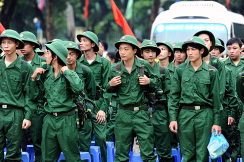	Thanh niên Việt Nam lên đường đi nghĩa vụ quân sự (Ảnh minh họa)