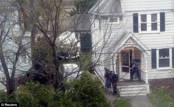 
	Ngôi nhà trên đường Franklin Street ở Watertown mà cảnh sát đã bao vây.