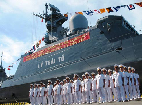 
	Tàu tên lửa HQ-012 mang tên Lý Thái Tổ