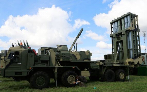 Hệ thống tên lửa phòng không S-350E Vityaz tại Triển lãm MAKS 2013.