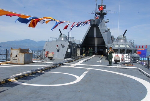 
	Hệ thống vũ khí trên tàu
