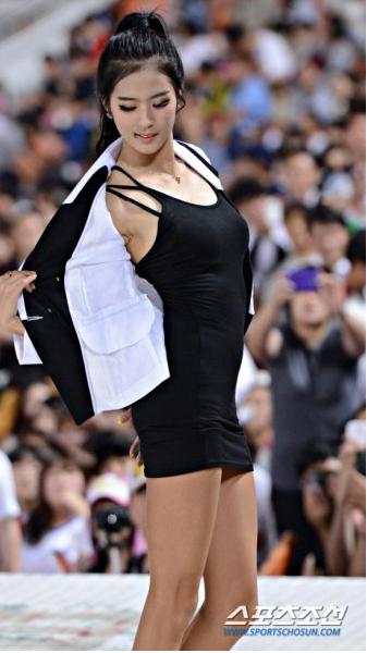 Park Ji Lan – cô hoạt náo viên xinh như Lưu Diệc Phi