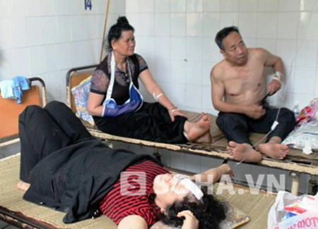 
	Những người bị thương được cấp cứu tại BVĐK Nghệ An