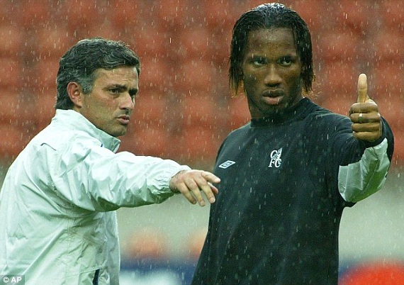 Đến lượt Drogba xúi bẩy Mourinho quay về Chelsea