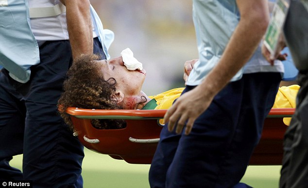 David Luiz “hiến” máu cho chiến thắng của Brazil