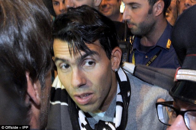 Carlos Tevez đã có mặt tại Italia