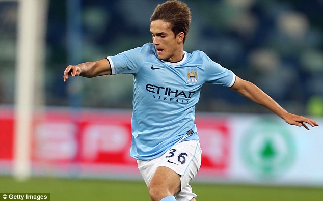 	Barca đang nhắm mua tiền vệ Denis Suarez của Man City