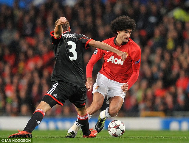 Fellaini tỏa sáng: Roy Keane mới của Man United đã xuất hiện?