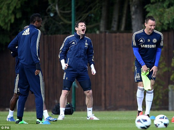 
	Lampard và Terry nhiều khả năng sẽ phải ngồi ngoài trong trận chung kết Europa League