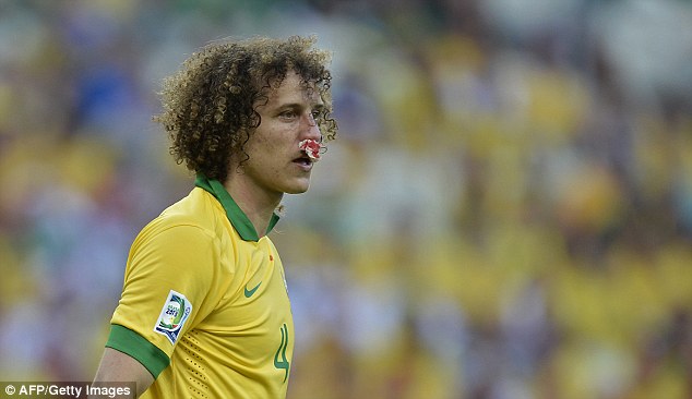 David Luiz “hiến” máu cho chiến thắng của Brazil