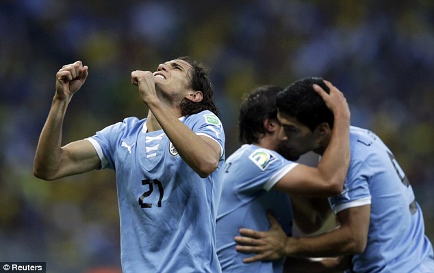 
	Cavani lên tiếng, mang về bàn gỡ cho Uruguay