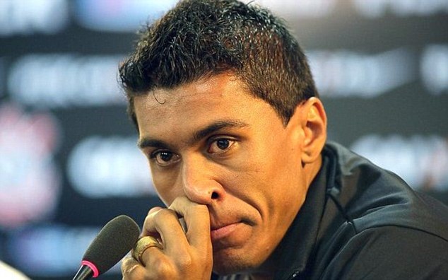 	Paulinho đã phải rơi lệ khi nói lời chia tay với đội bóng quê hương 