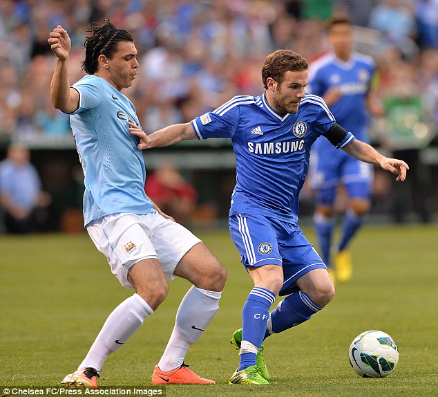 
	Arsenal giờ lại muốn có tiền vệ Juan Mata của Chelsea