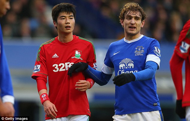 	Hamburg muốn có tiền đạo Jelavic của Everton